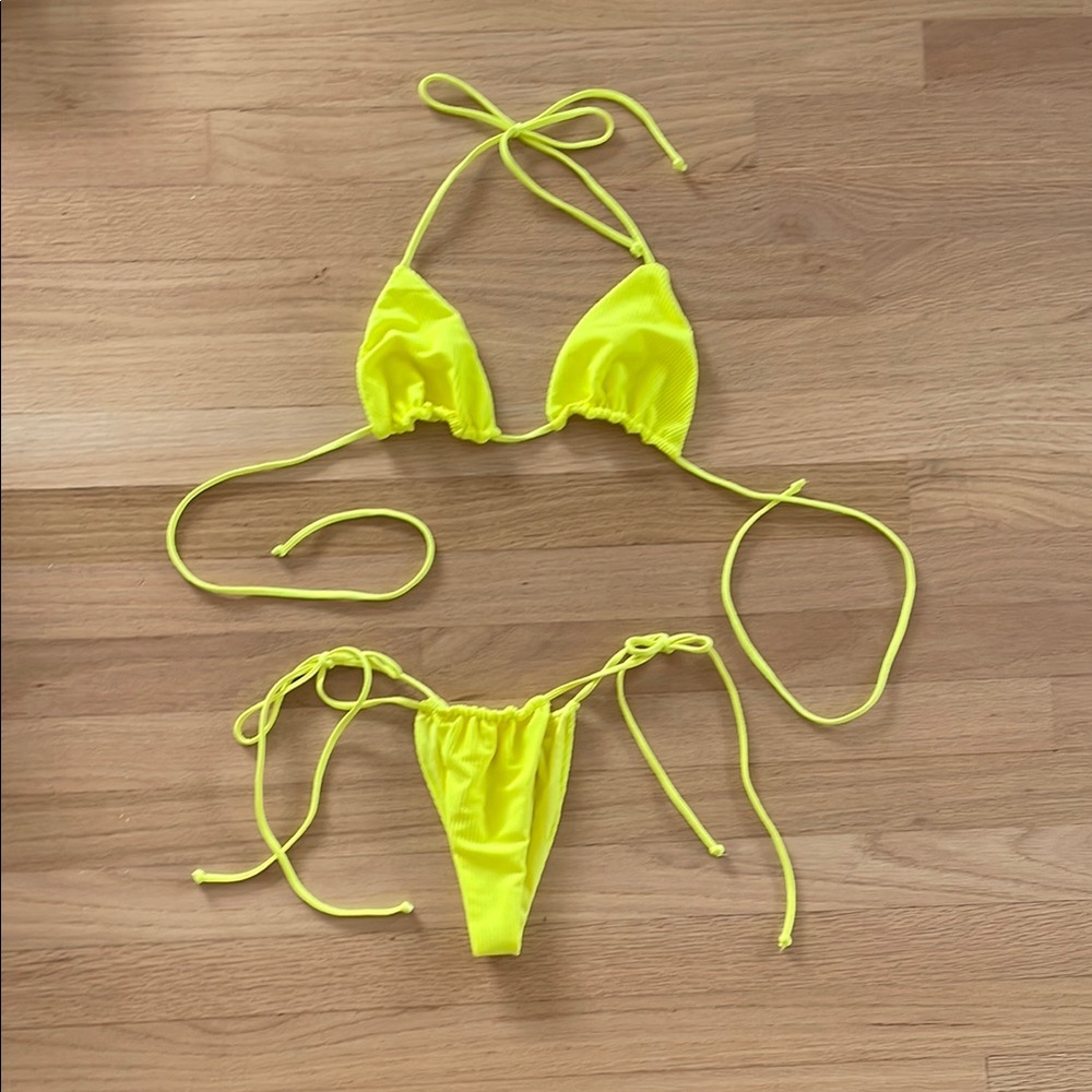 NEW Frankie’s bikini set size